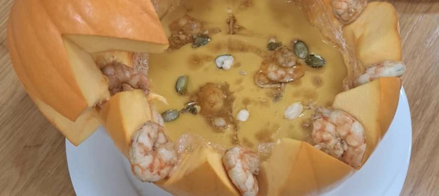 CREMA DE CALABAZA Y GAMBONES