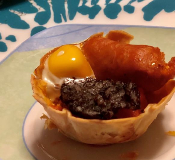 Tartaletas de verduras con chistorra, huevos de codorniz y morcilla de Burgos: no existe el mañana oiga