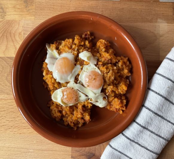 MIGAS DE COLIFLOR CON HUEVO DE CODORNIZ